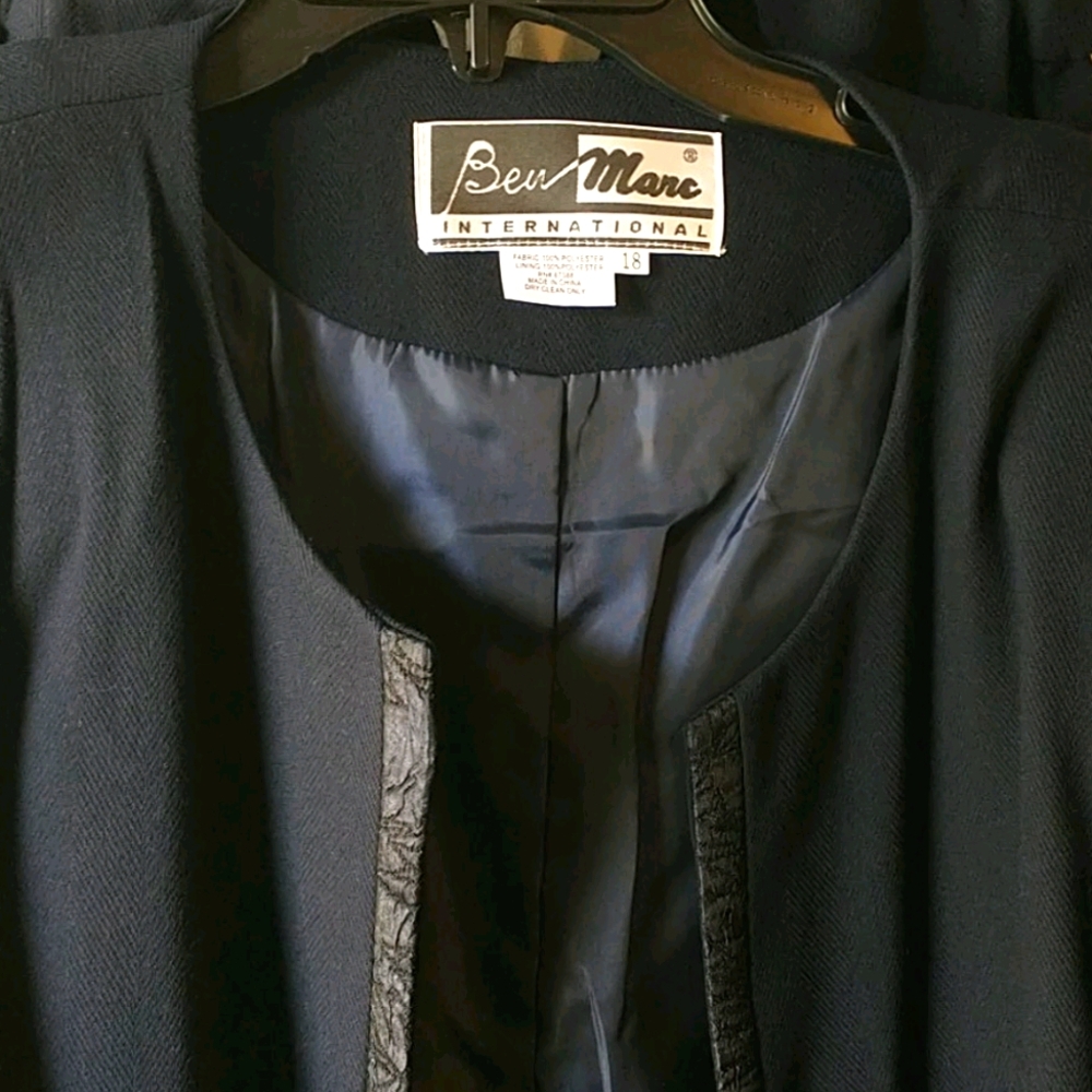 Women's 3 PC. suit. Ben Marc sz 18